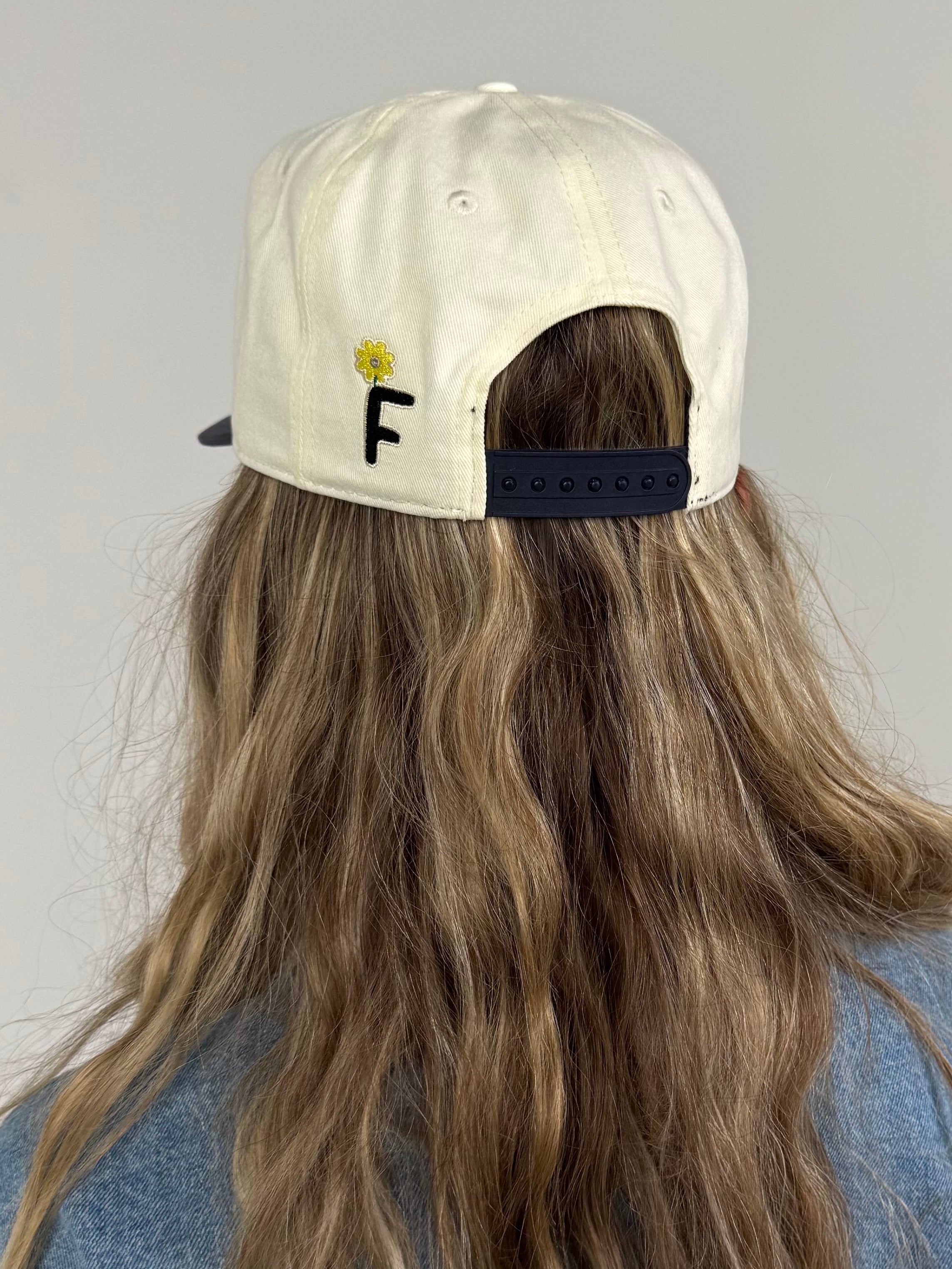 GOD LOVES GARAGE BANDS SNAPBACK - Cream / Navy